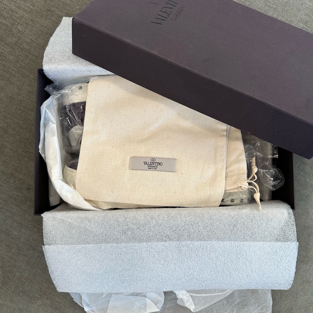 Valentino mens Flycrew Leather-Panelled Suede Sneakers - Purple.